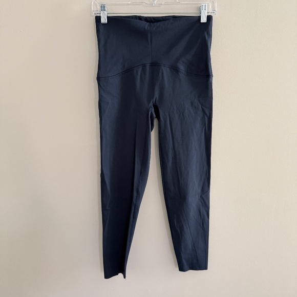 SPANX LEGGINGS ATHLETIC RAW HEM BACK STASH POCKET WIDE WAISTBAND NAVY BLUE M - Picture 2 of 12